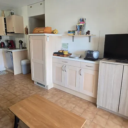 Apartment Bright With Balcony And Swimming Pool